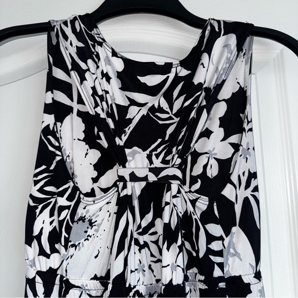 Monochrome Floral Midi Dress - Picture 5 of 5
